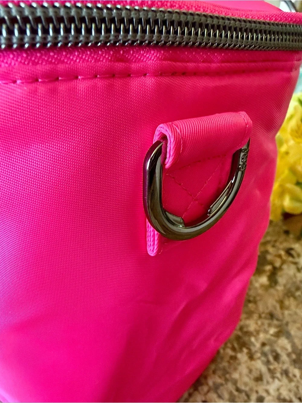 💖 Why Pay retail for “New” — Grab This Like-New Gem Instead! 💖Lug Nibble